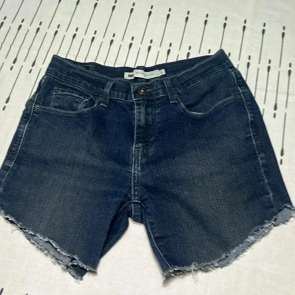 Levi Cut off's. Levi's  Jean Shorts. Denim Shorts. Size 2 - Picture 3 of 10
